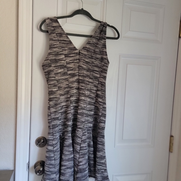 Mini dress - Picture 2 of 3